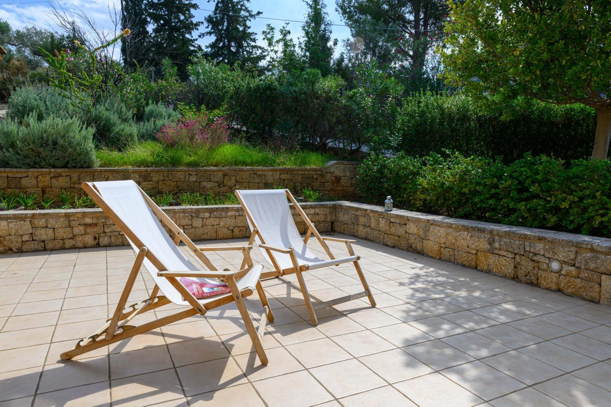 Mani Tower Villa Akrogiali Exterior photo